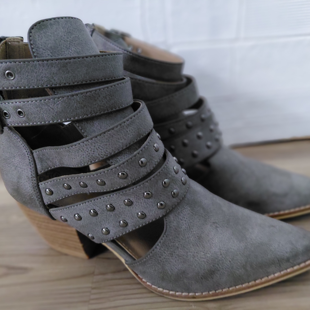BEAST FASHION Gray Studded Ankle Booties